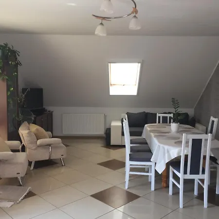 Goscinne Renata Knitter * Komnino