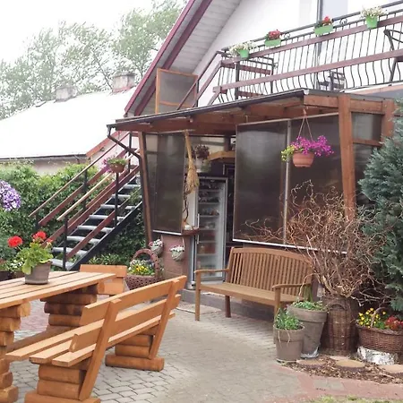 Goscinne Renata Knitter Komnino