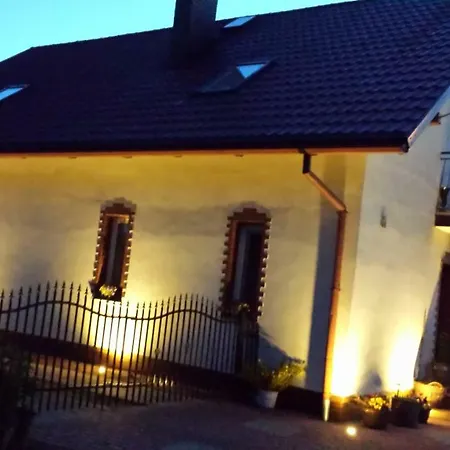 Goscinne Renata Knitter Homestay Komnino