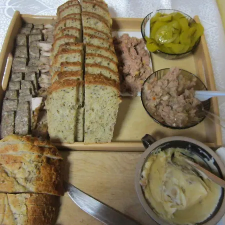 Goscinne Renata Knitter * Komnino